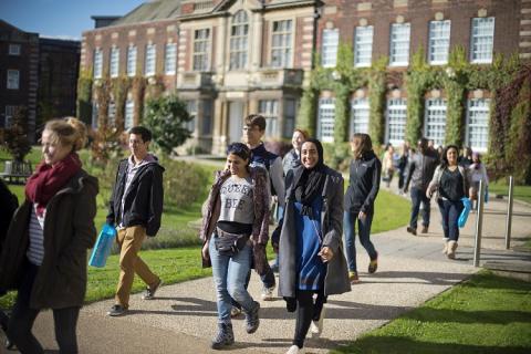 Hull students walking through campus